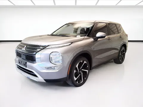 Gray 2022 Mitsubishi Outlander SE for sale in Montclair, CA