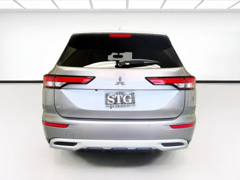 More photos of 2022 Mitsubishi Outlander SE at STG Montclair, CA