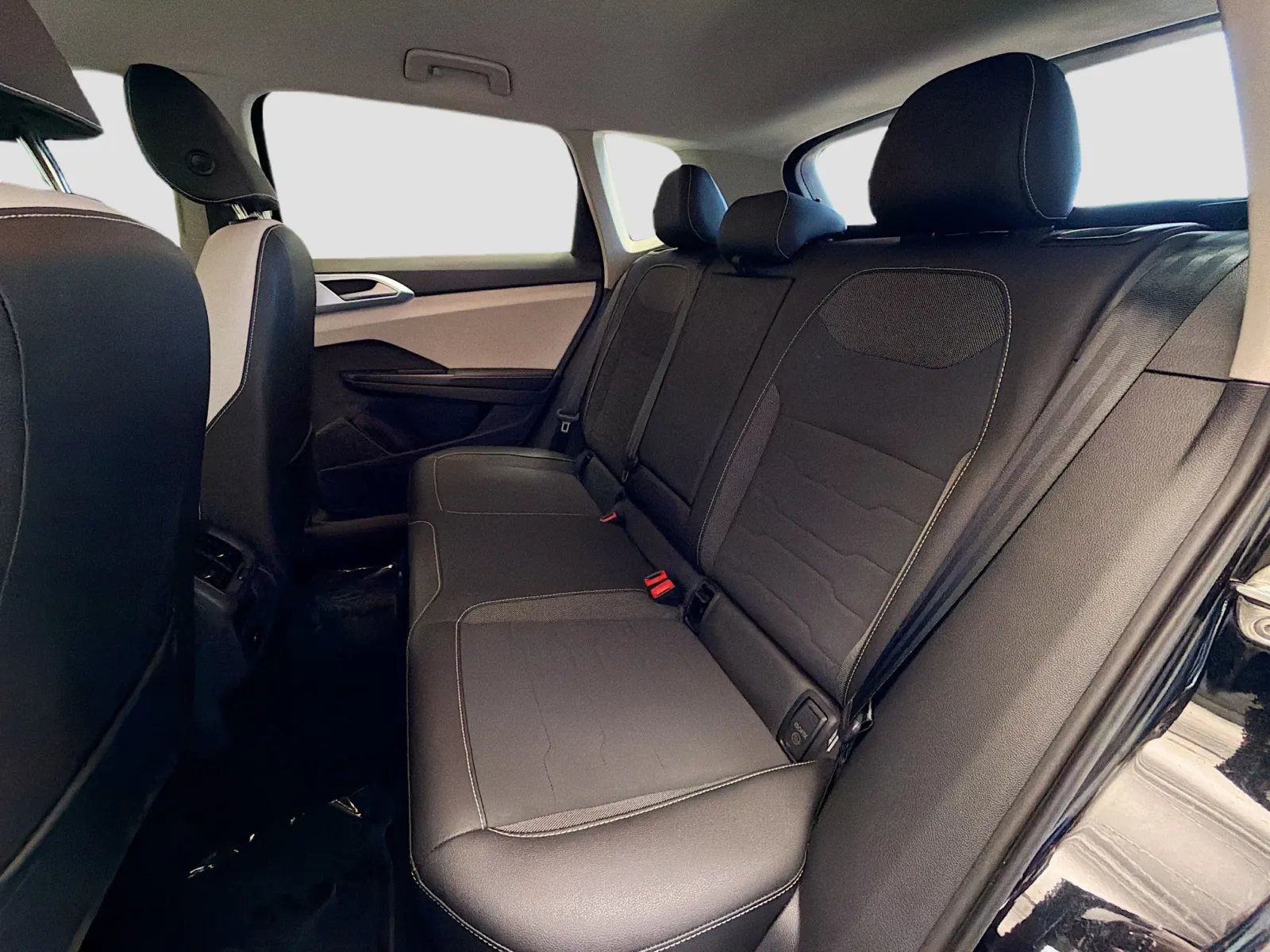 Volkswagen Taos photo 14