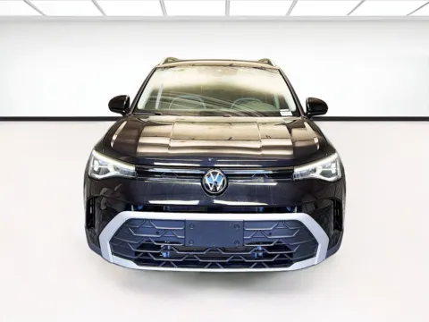 Photos of 2025 Volkswagen Taos 1.5T SE for sale in Montclair, CA at STG Montclair