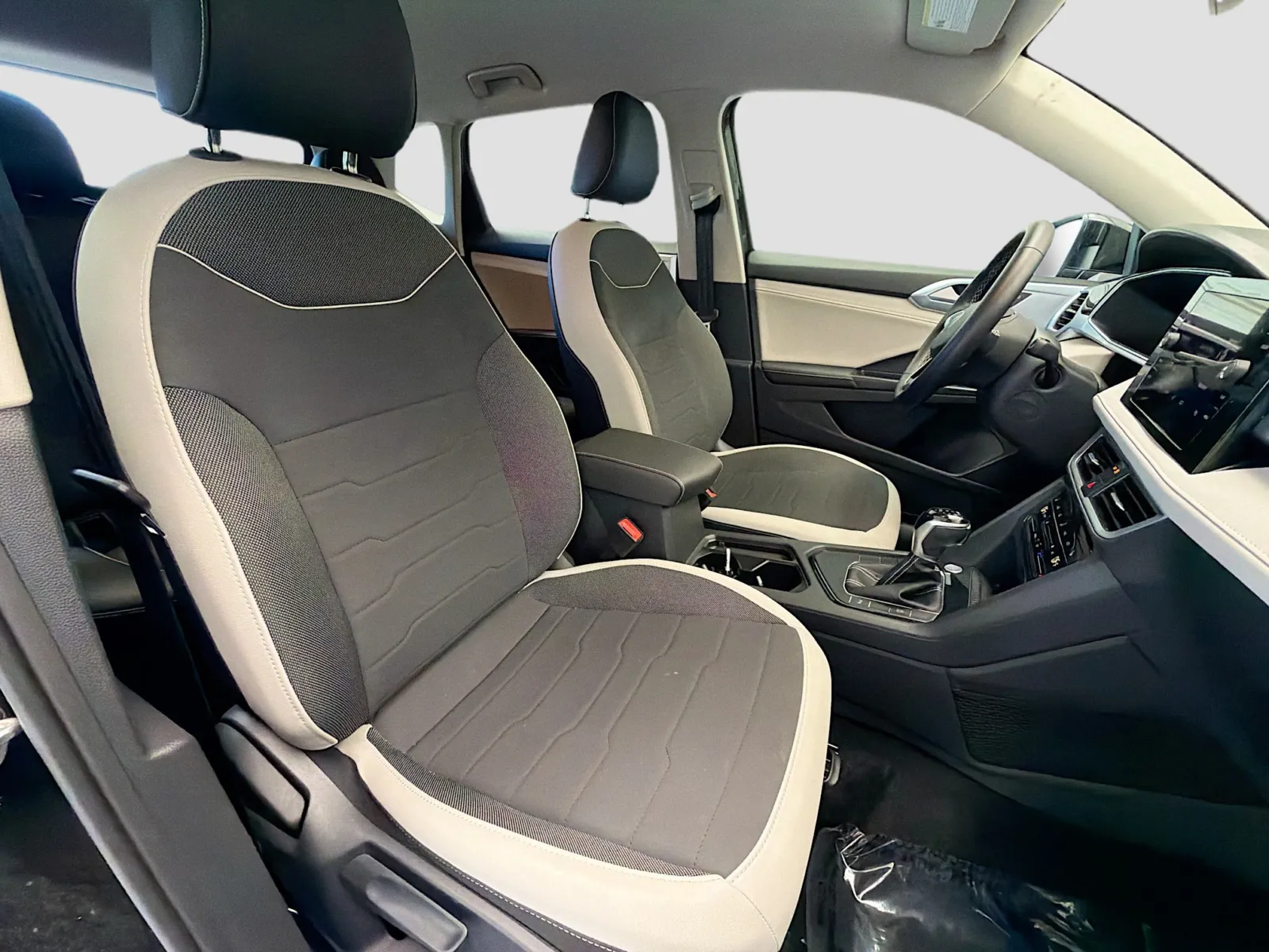 Volkswagen Taos photo 17