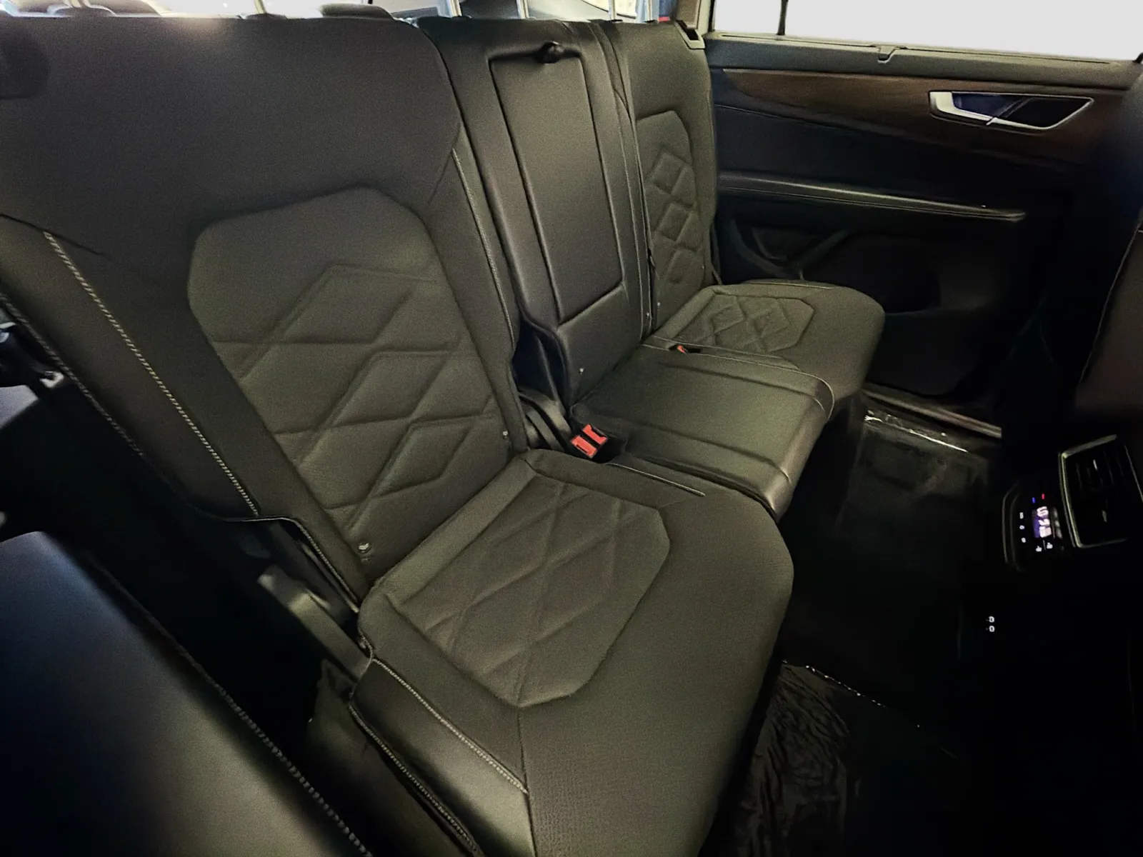 Volkswagen Atlas photo 14
