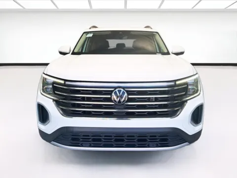 Photos of 2024 Volkswagen Atlas 2.0T SE w/Technology for sale in Montclair, CA at STG Montclair