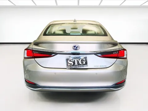 More photos of 2020 Lexus ES 300h at STG Montclair, CA