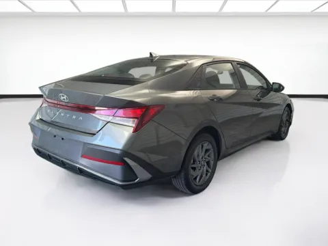 More photos of 2024 Hyundai Elantra SEL at STG Montclair, CA