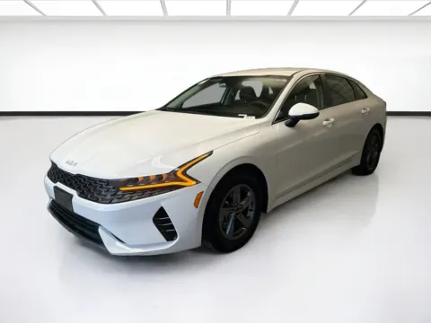 White 2022 Kia K5 LXS for sale in Montclair, CA