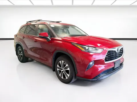 Another view of 2023 Toyota Highlander XLE for sale in Montclair, CA at STG Montclair