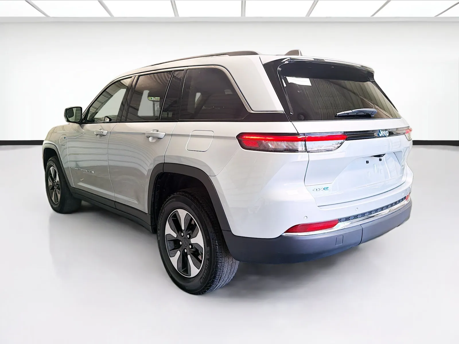 Jeep Grand Cherokee photo 6