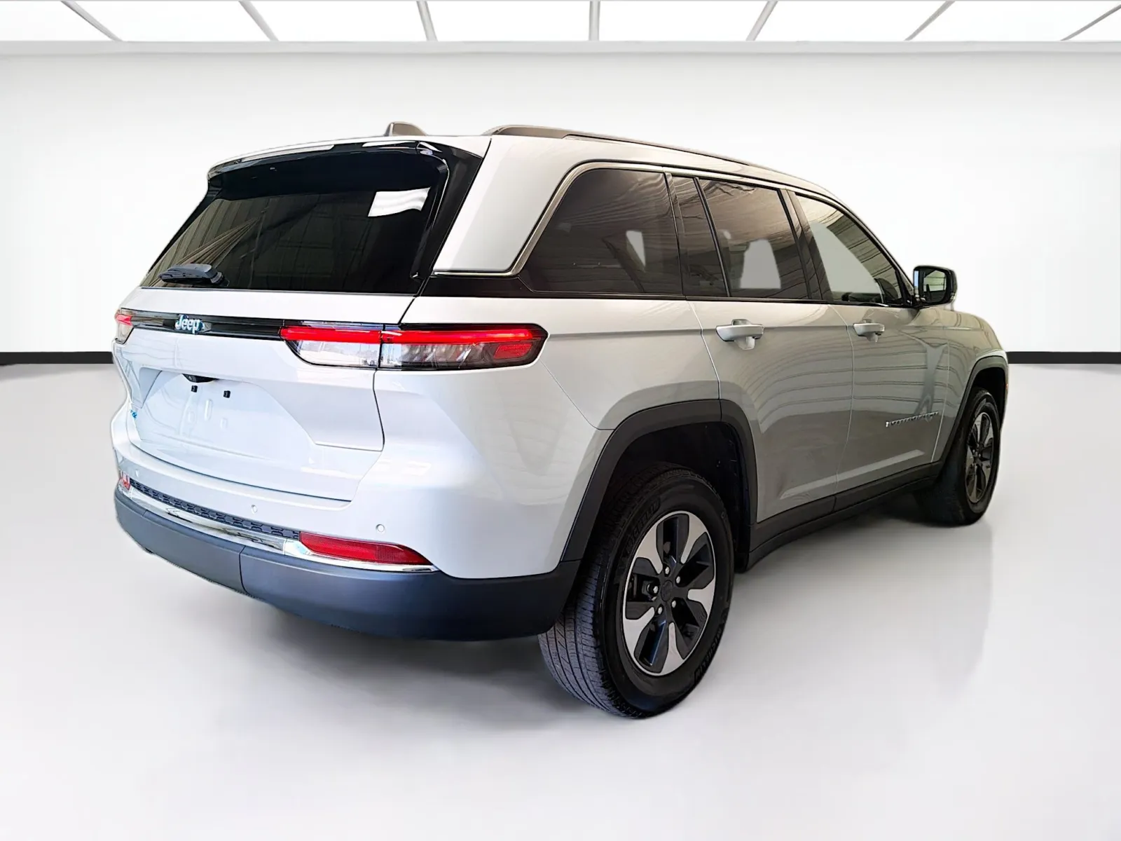 Jeep Grand Cherokee photo 4