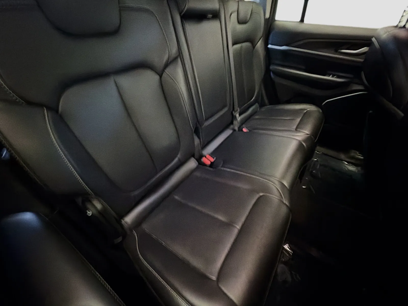 Jeep Grand Cherokee photo 14