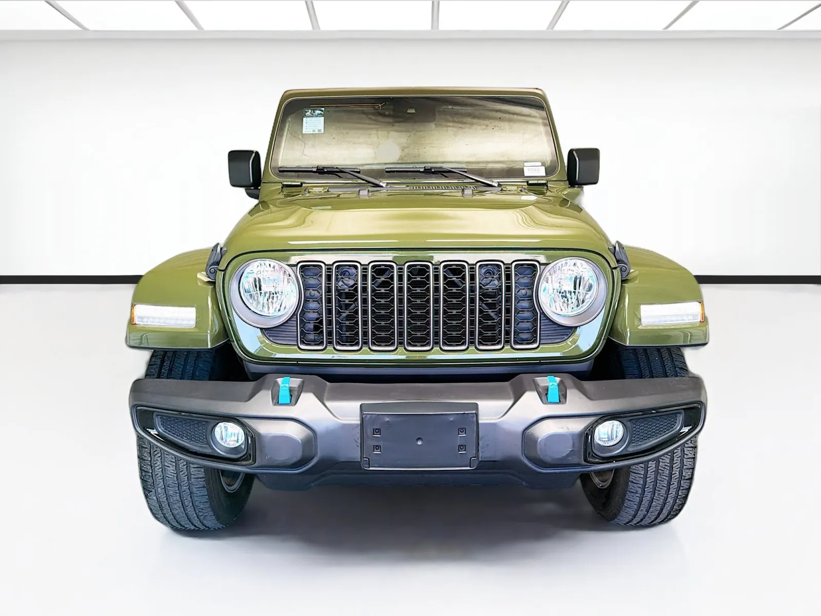 Jeep Wrangler photo 2