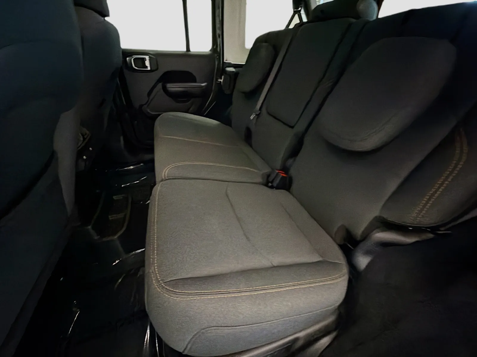 Jeep Wrangler photo 13