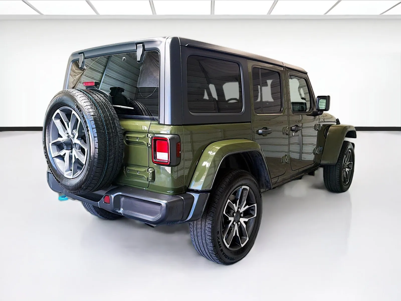 Jeep Wrangler photo 4