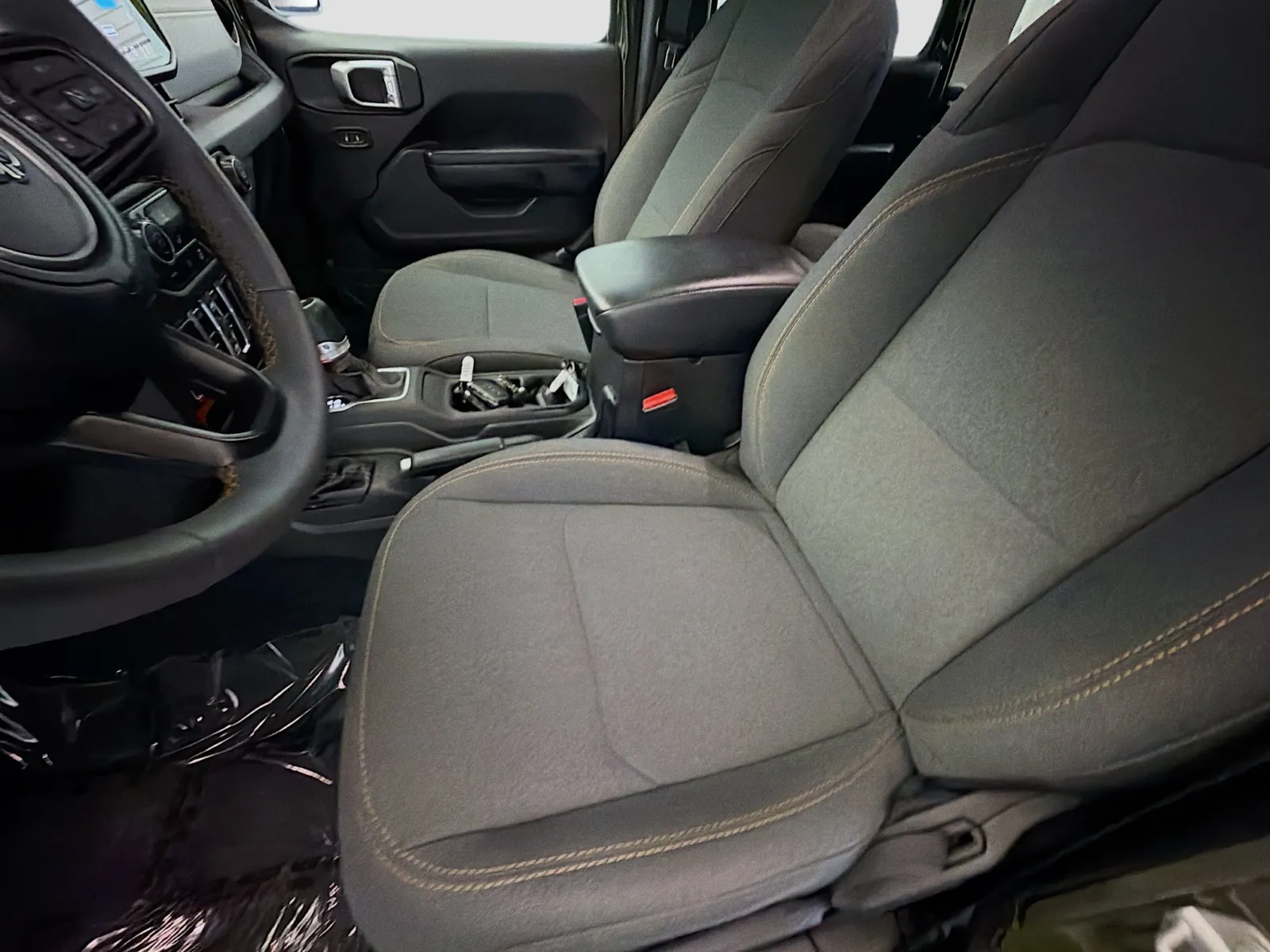Jeep Wrangler photo 11