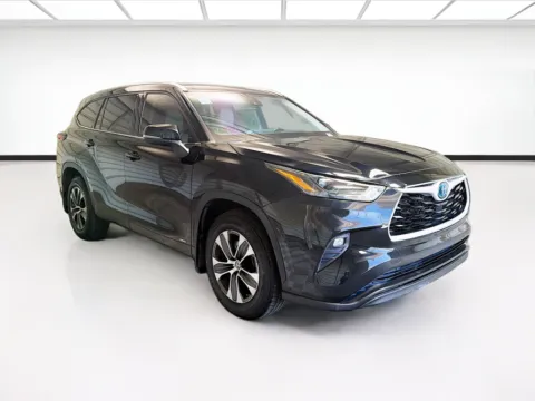 Another view of 2022 Toyota Highlander Hybrid XLE for sale in Montclair, CA at STG Montclair