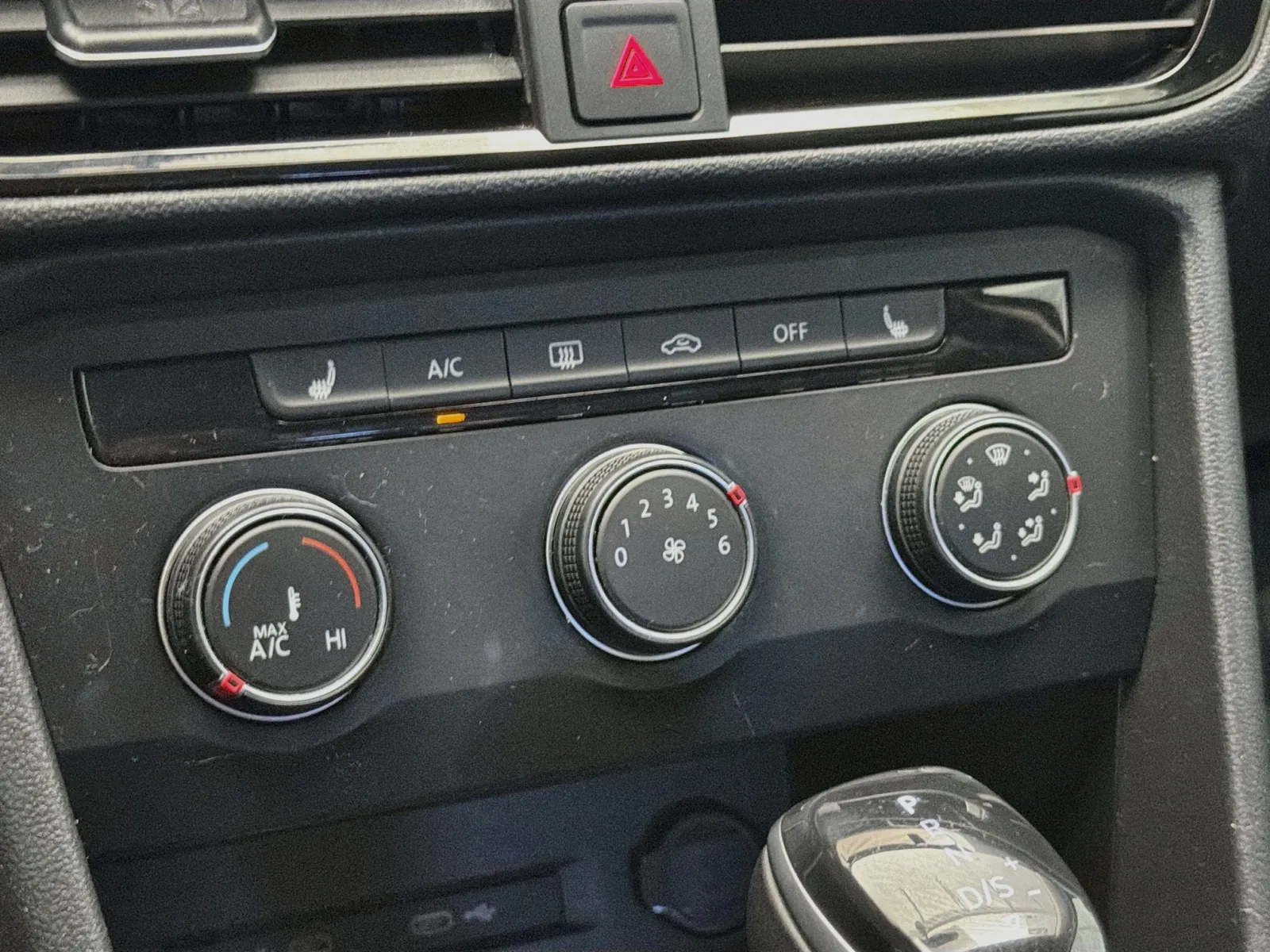 Volkswagen Taos photo 10