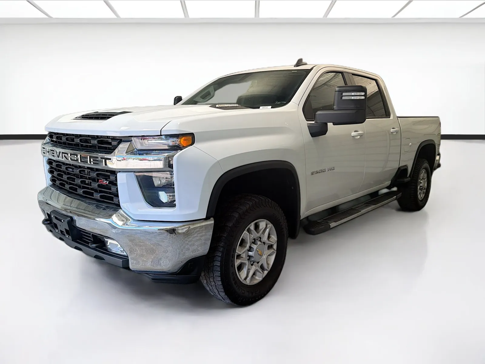 White 2023 Chevrolet Silverado 2500HD LT for sale in Montclair, CA