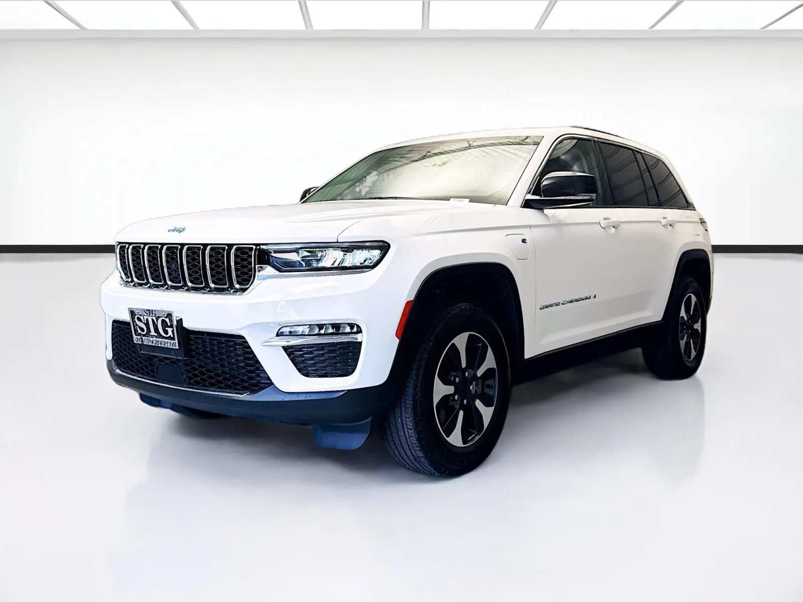 White 2023 Jeep Grand Cherokee 4xe for sale in Montclair, CA