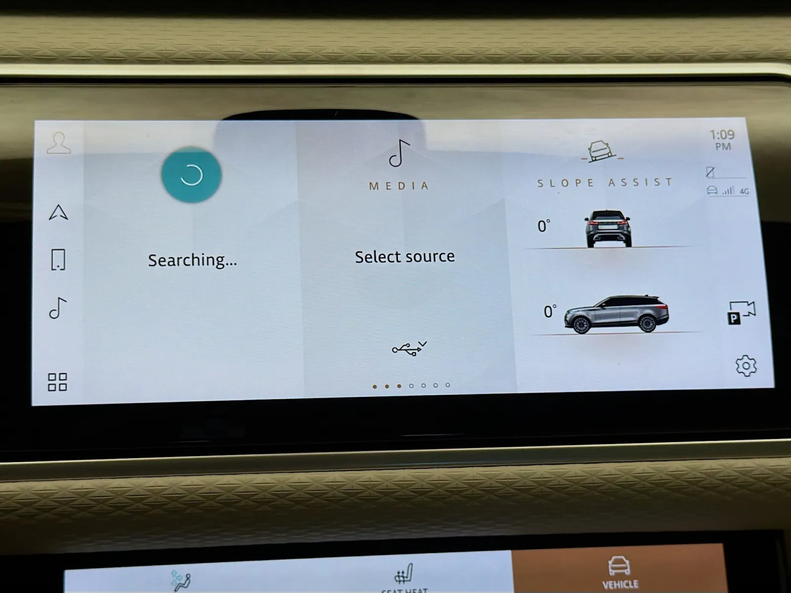 Land Rover Range Rover Velar photo 9