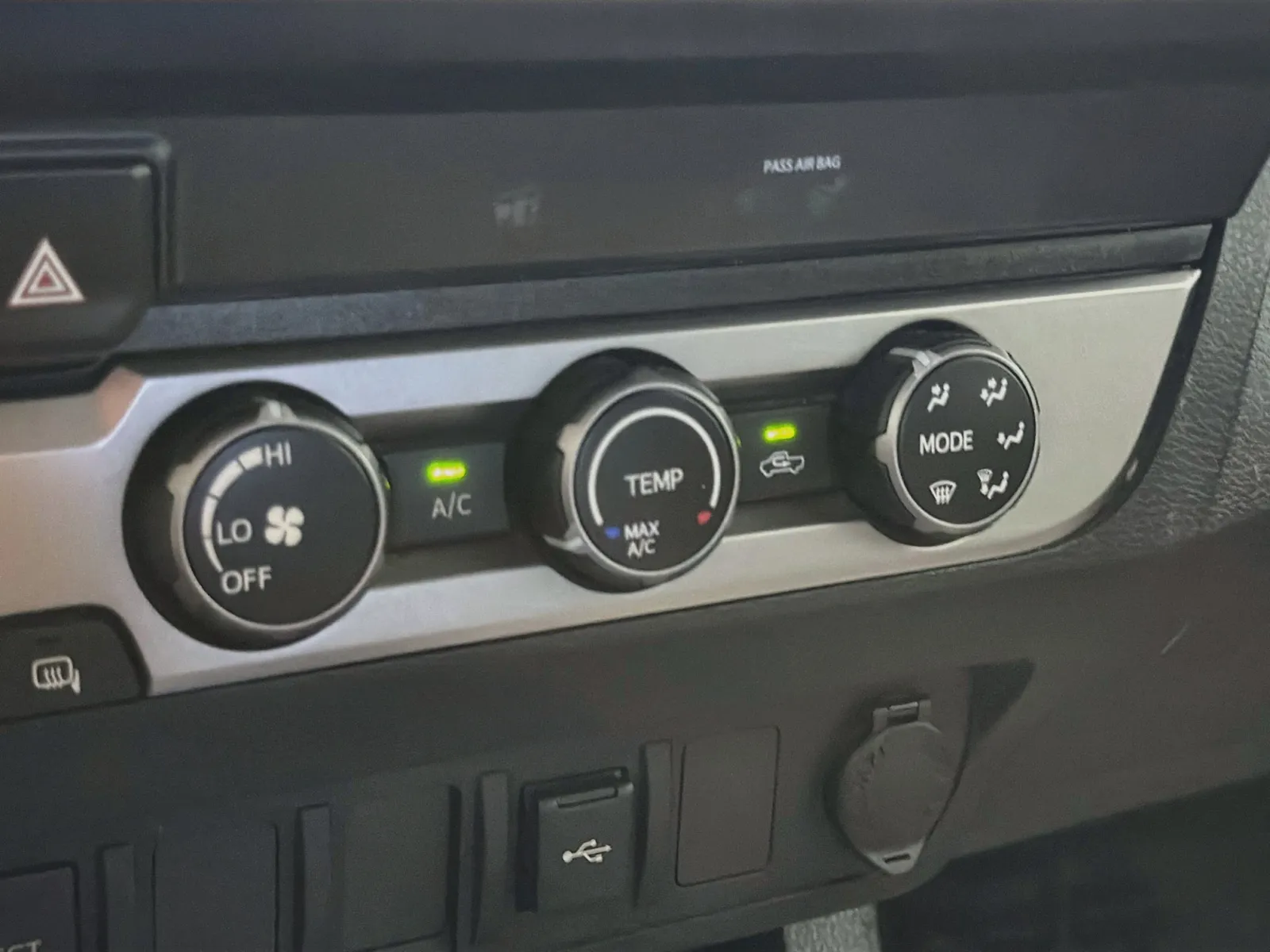 Toyota Tacoma photo 19