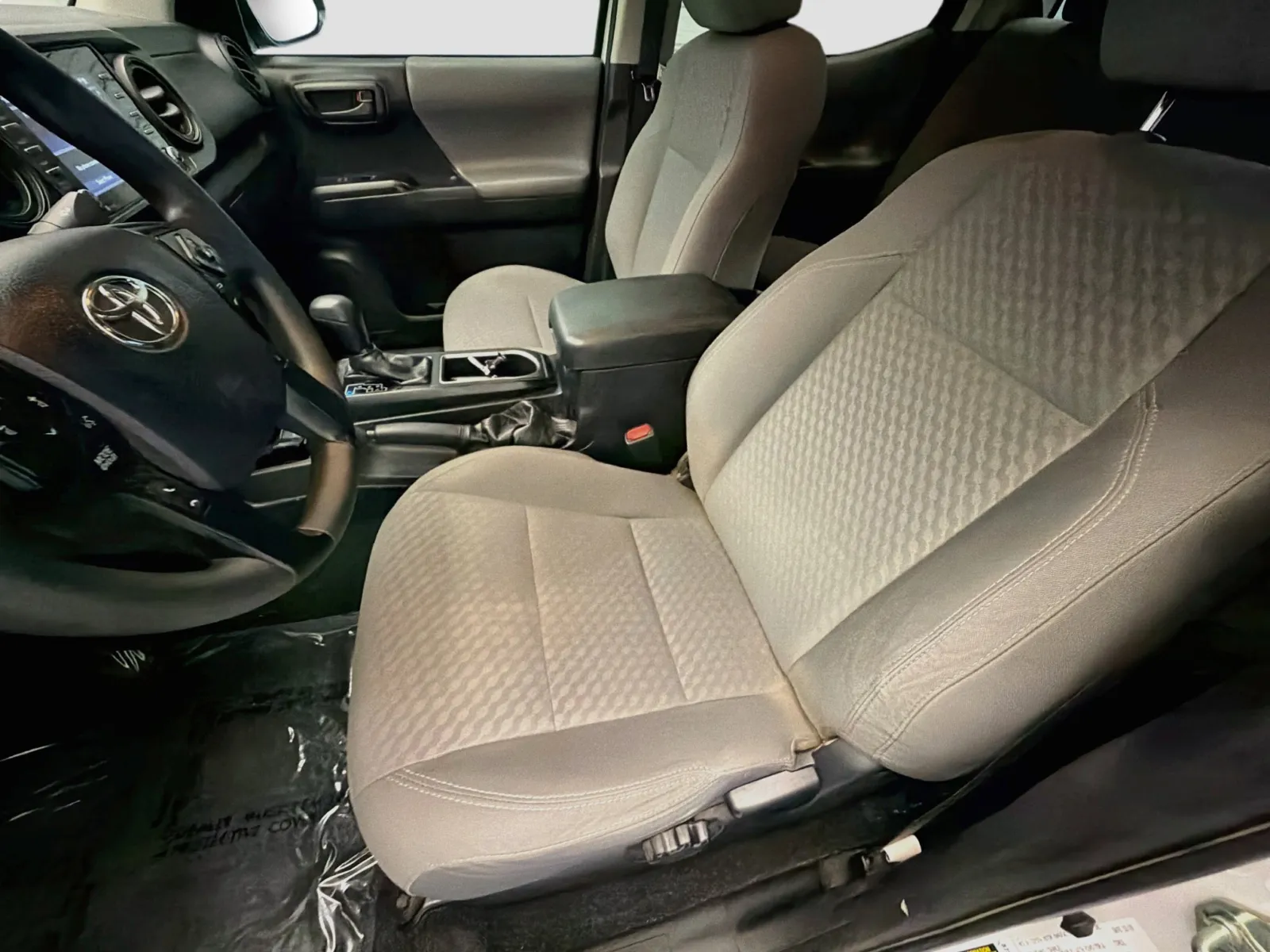 Toyota Tacoma photo 10