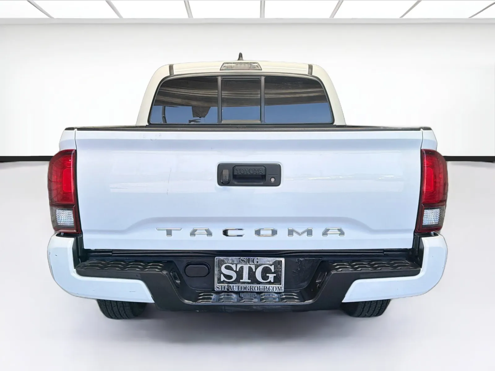 Toyota Tacoma photo 13