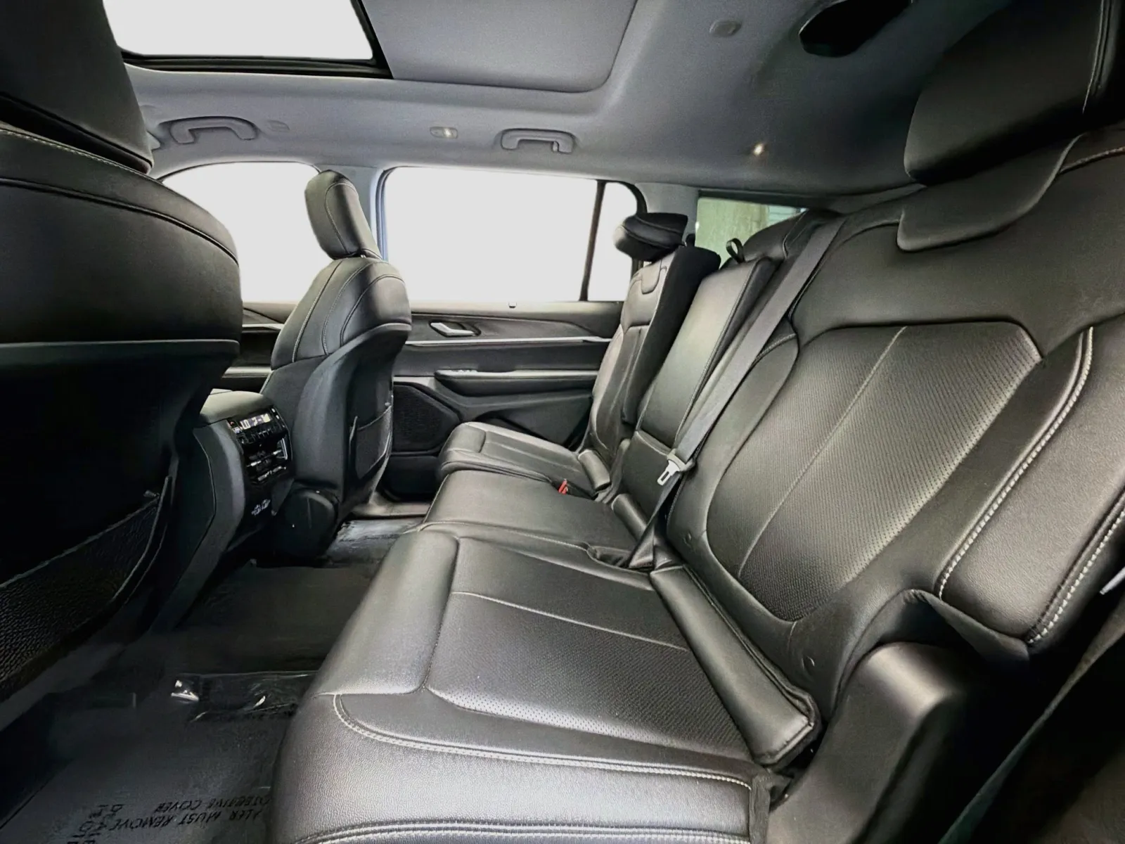 Jeep Grand Cherokee L photo 16