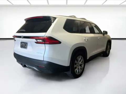 More photos of 2024 Toyota Grand Highlander Limited at STG Montclair, CA
