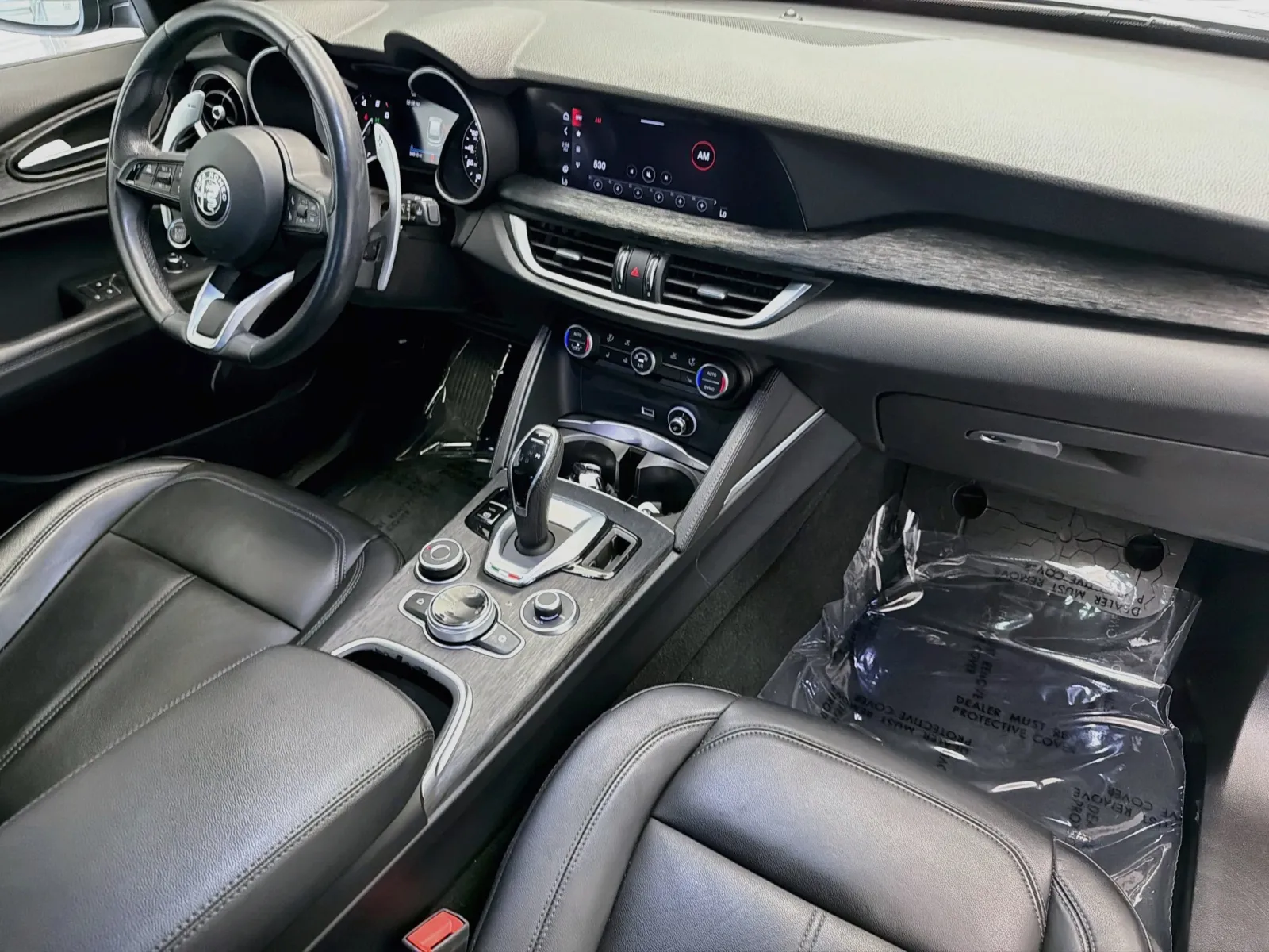 Alfa Romeo Stelvio photo 12
