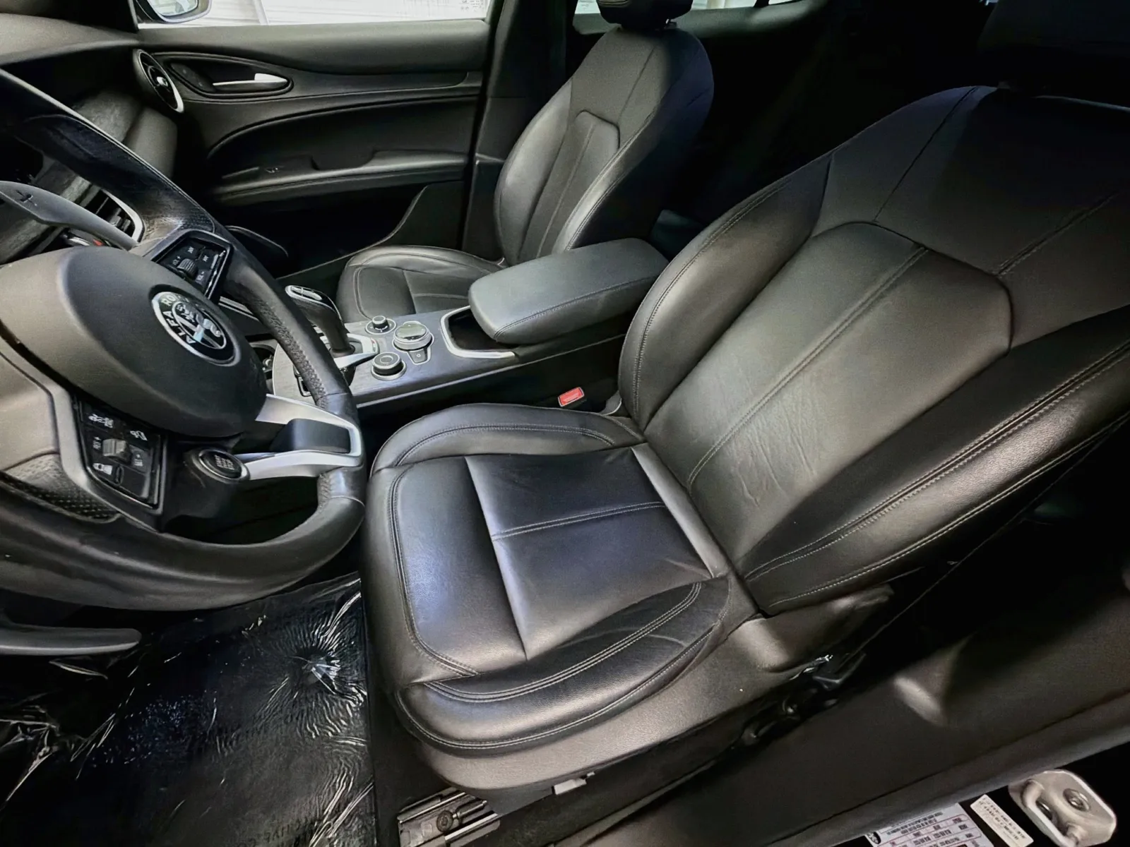 Alfa Romeo Stelvio photo 11