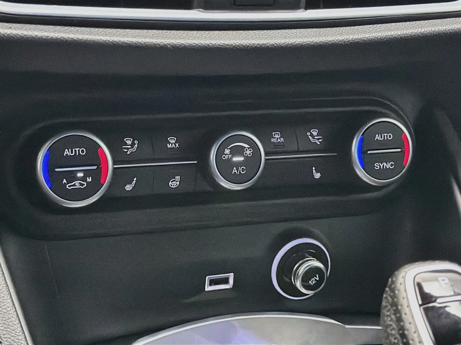 Alfa Romeo Stelvio photo 10