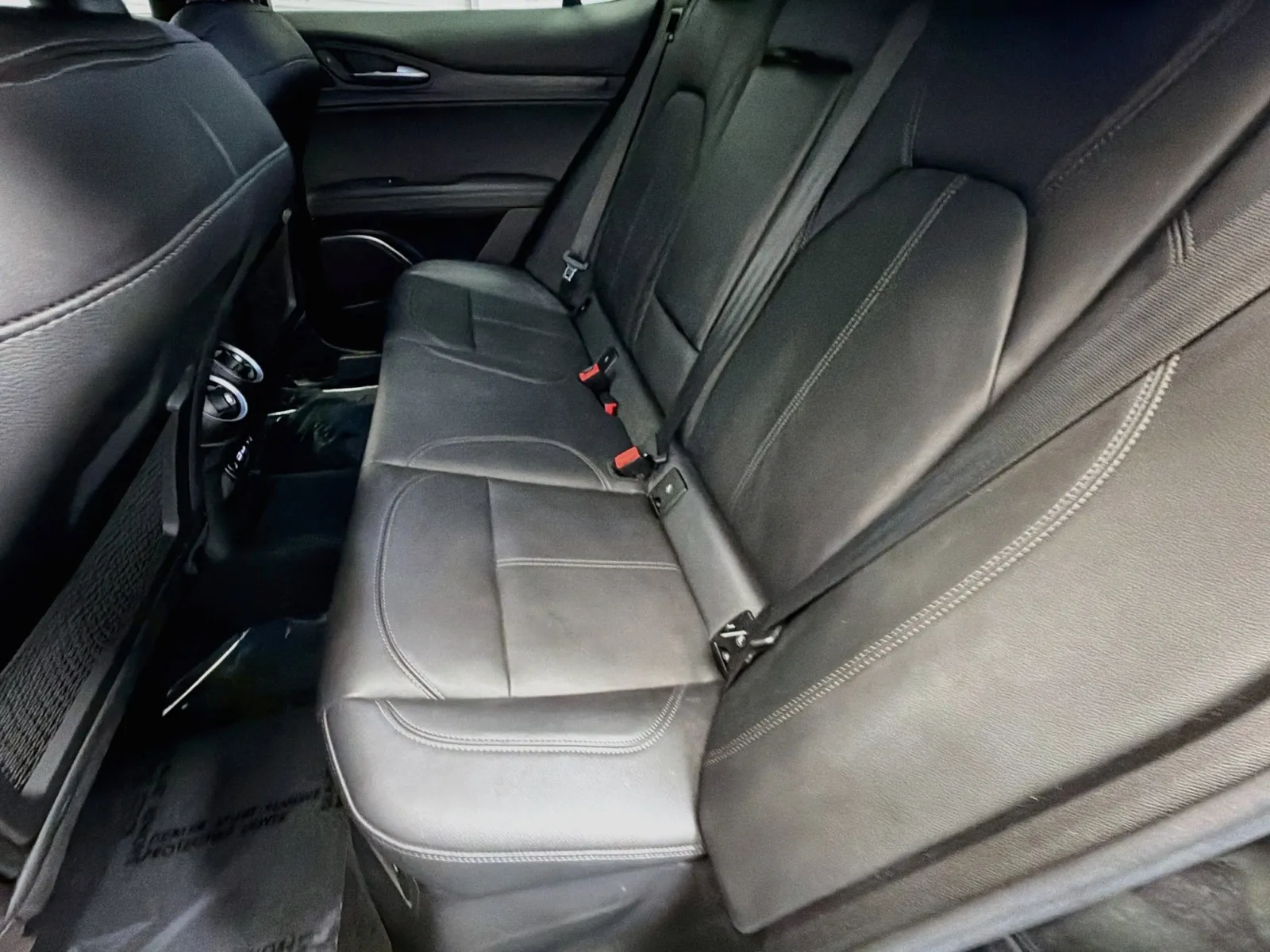Alfa Romeo Stelvio photo 13