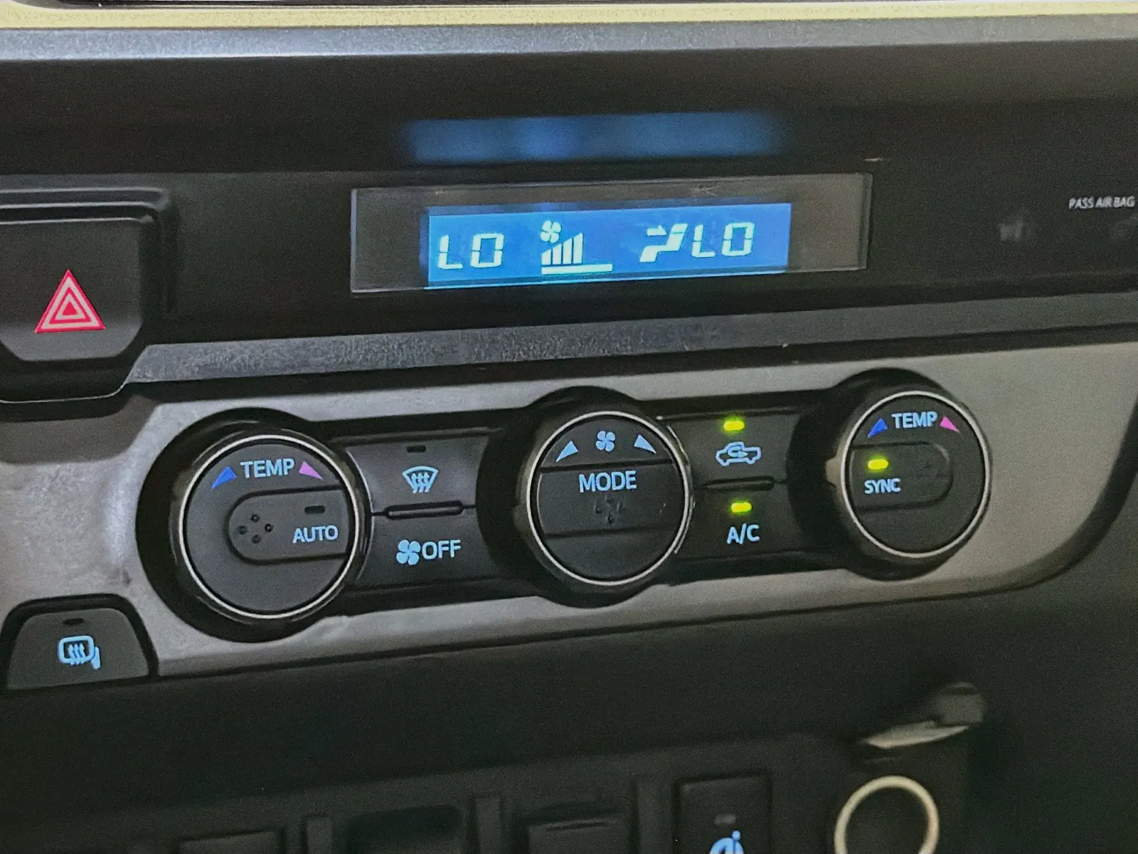 Toyota Tacoma photo 10