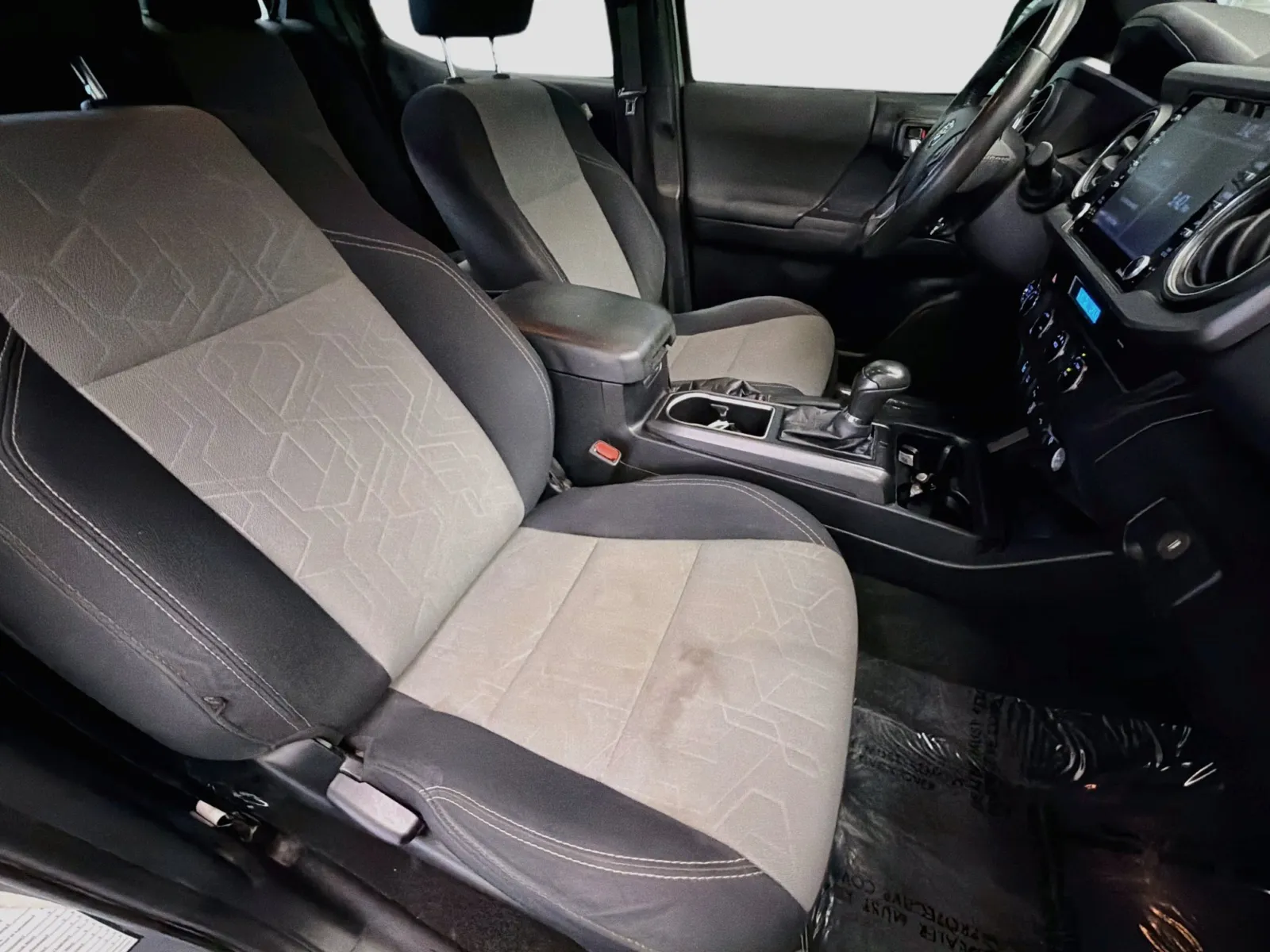 Toyota Tacoma photo 15