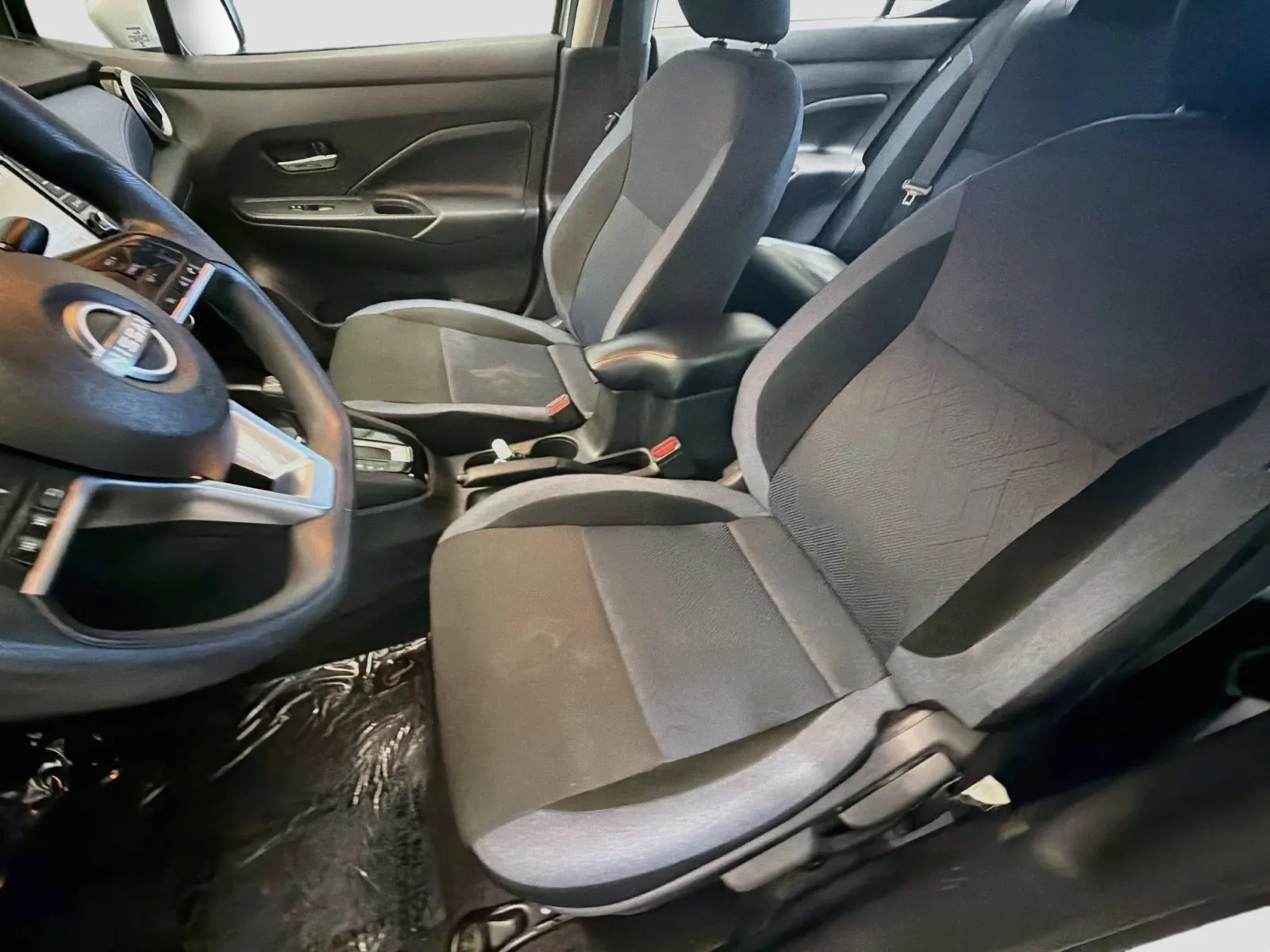Nissan Versa photo 11