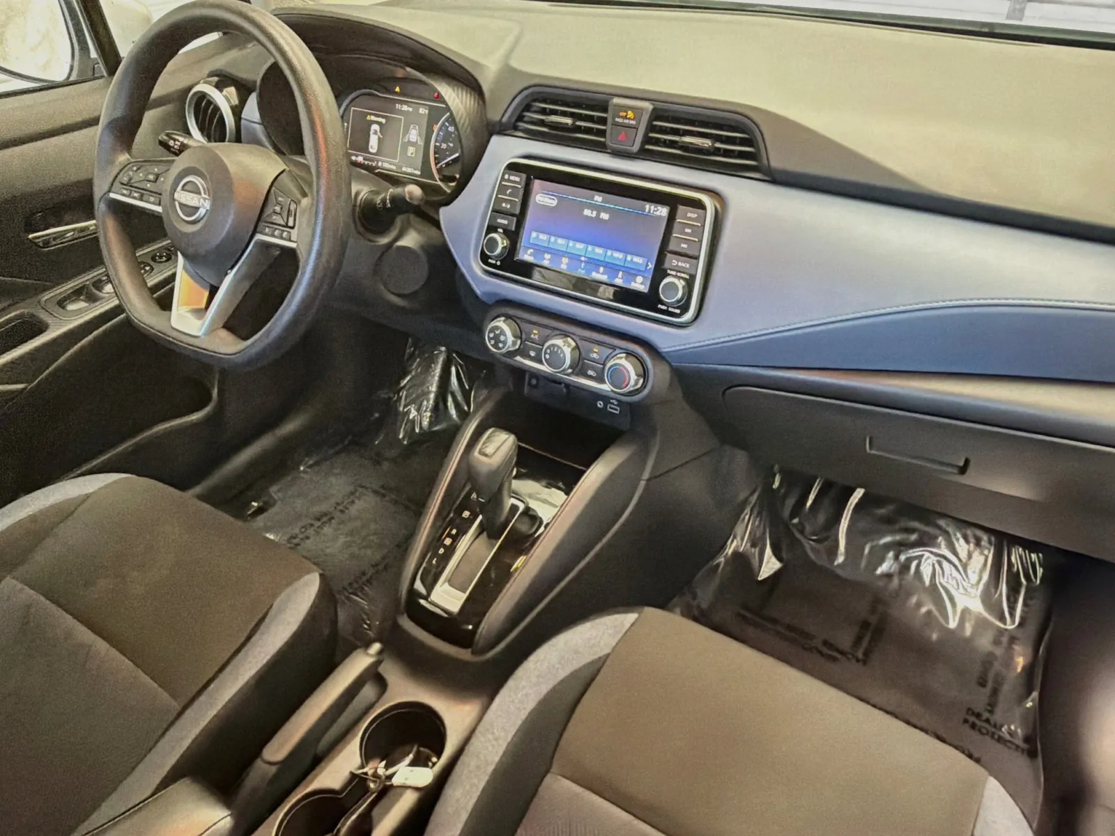 Nissan Versa photo 12