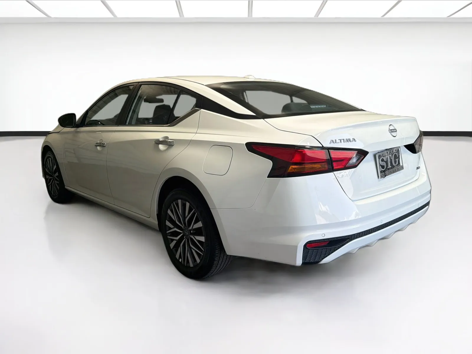 Nissan Altima photo 6