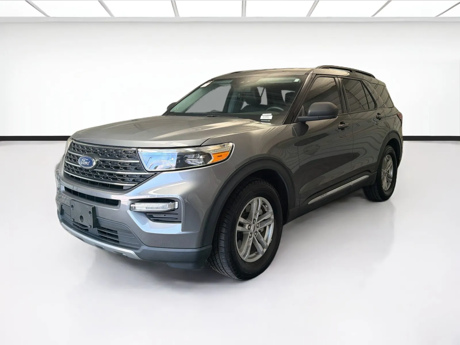 Gray 2022 Ford Explorer XLT for sale in Montclair, CA