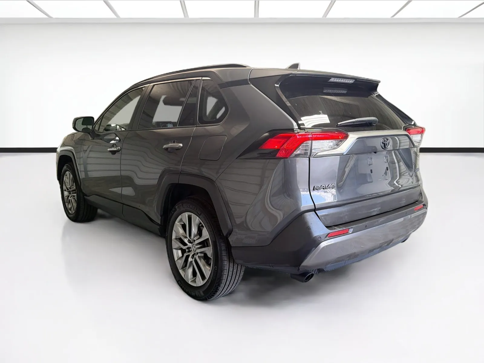 Toyota RAV4 photo 6