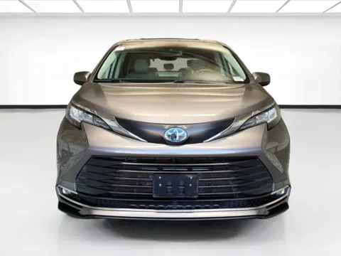 Photos of 2021 Toyota Sienna XLE for sale in Montclair, CA at STG Montclair