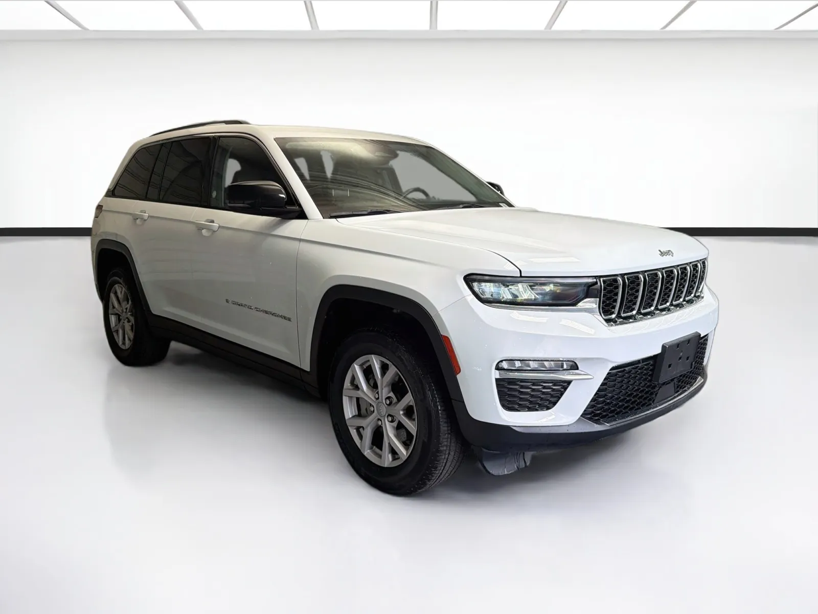Jeep Grand Cherokee photo 3