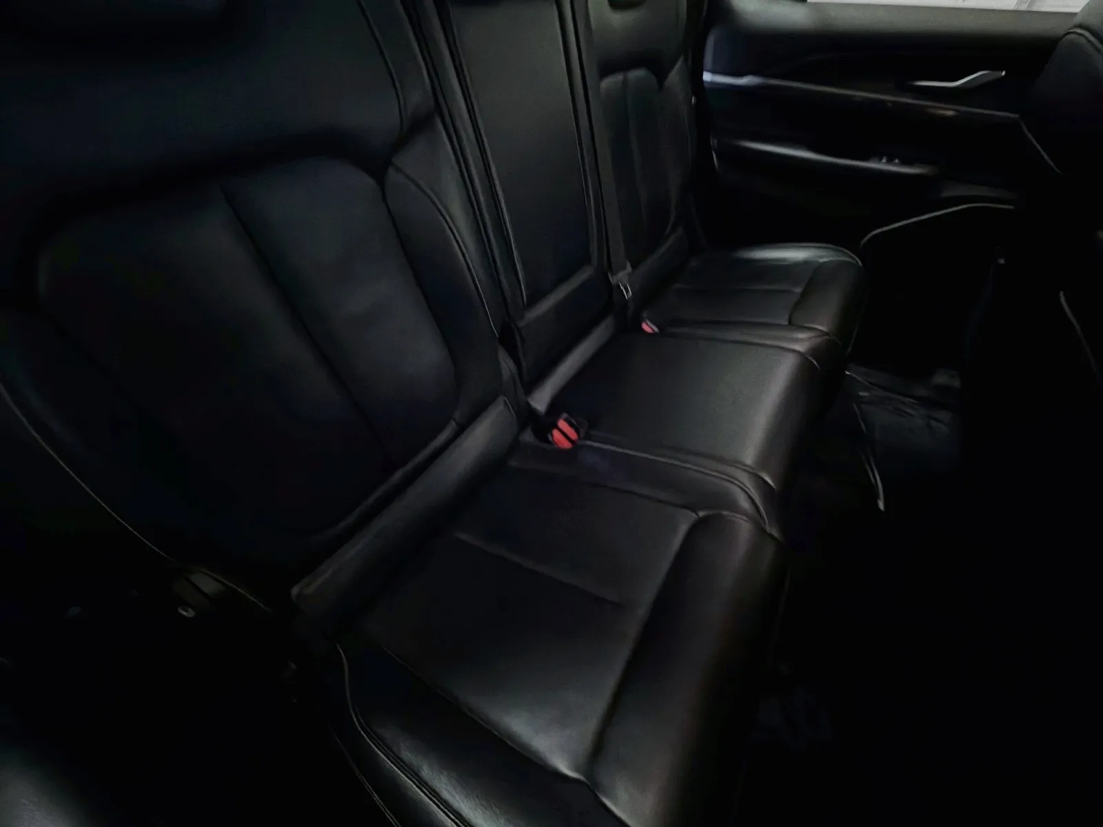 Jeep Grand Cherokee photo 14
