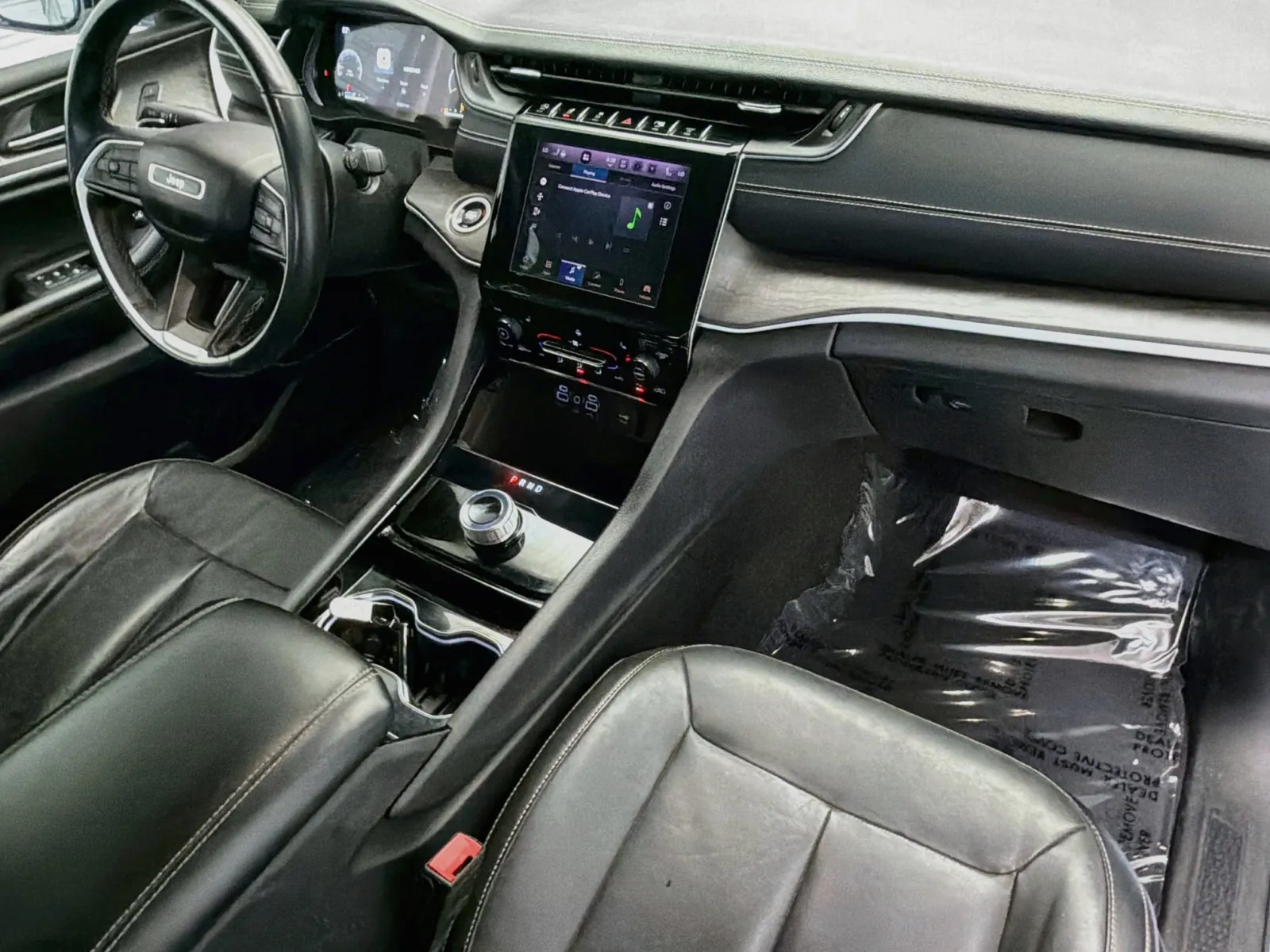 Jeep Grand Cherokee photo 12