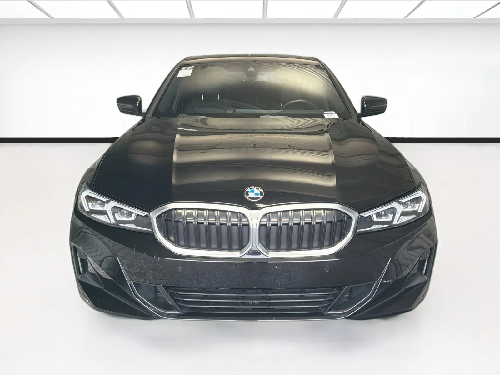 BMW 3 Series photo 2
