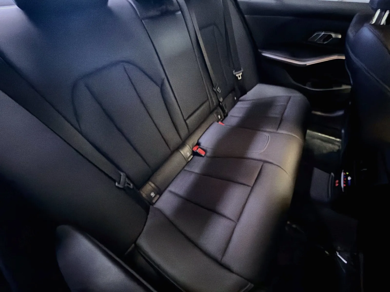 BMW 3 Series photo 14