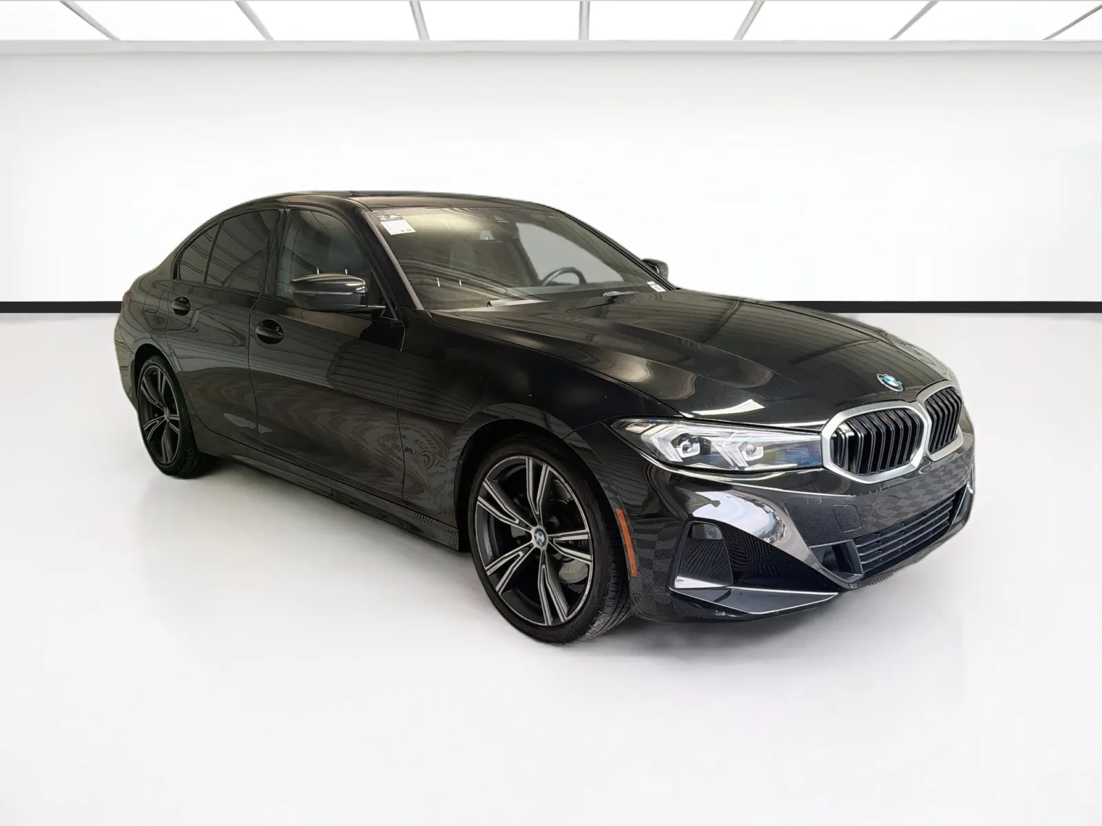 BMW 3 Series photo 3