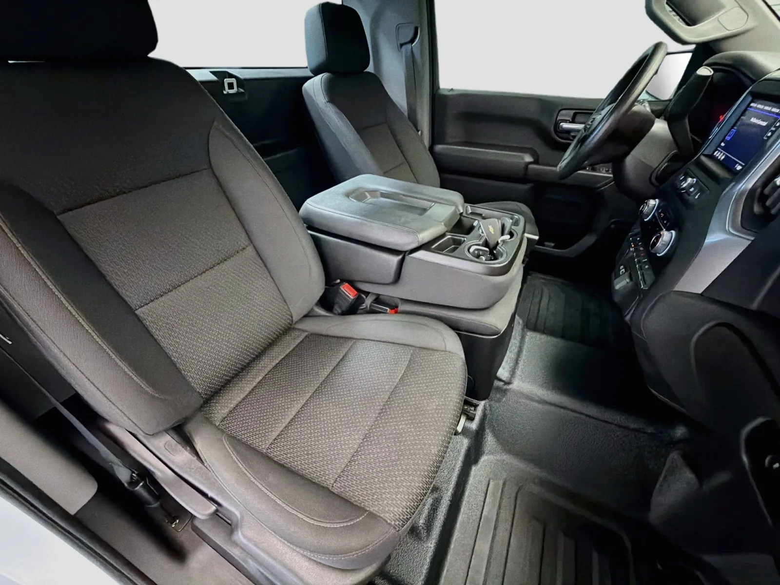 Chevrolet Silverado photo 13