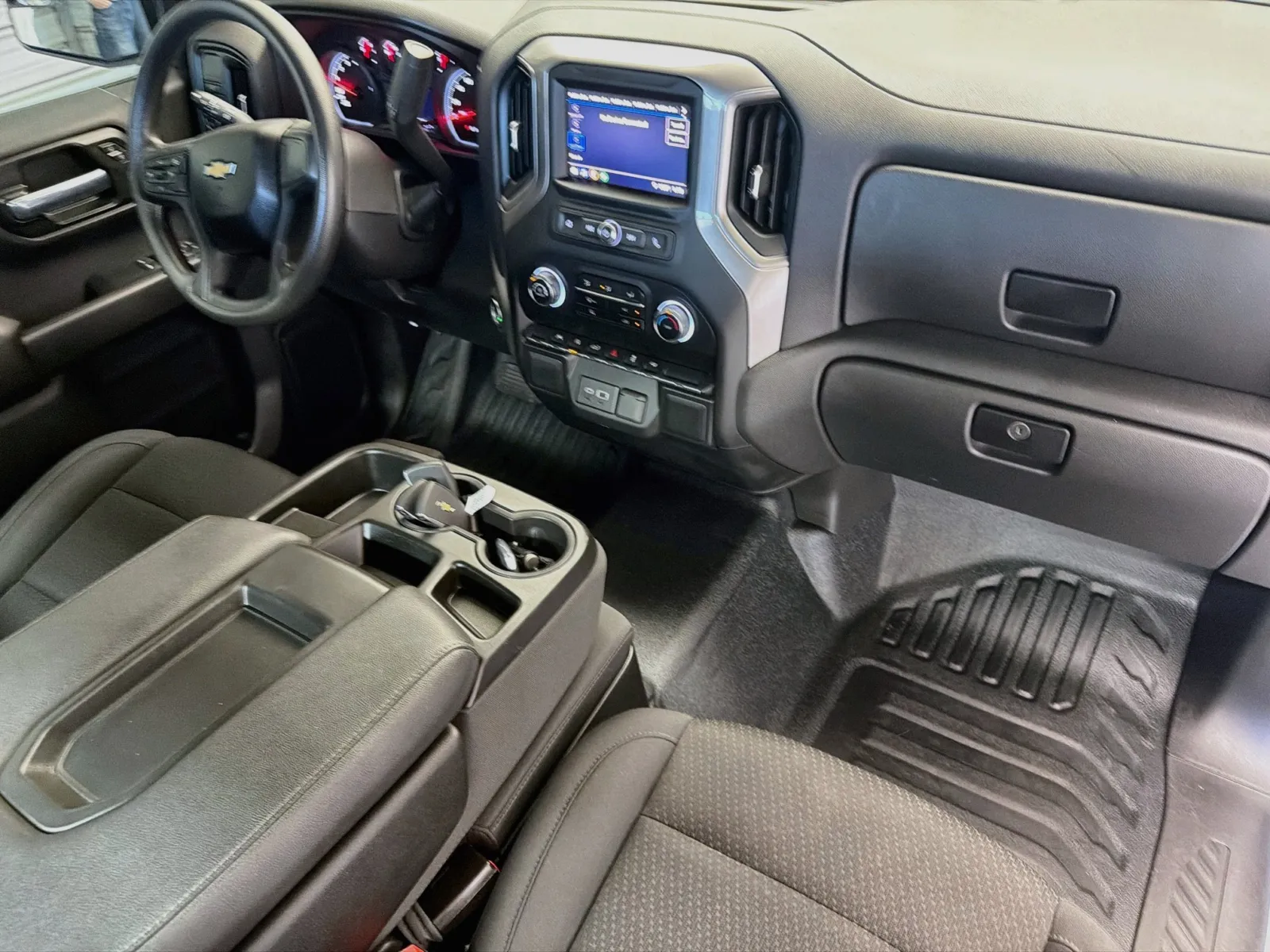 Chevrolet Silverado photo 12