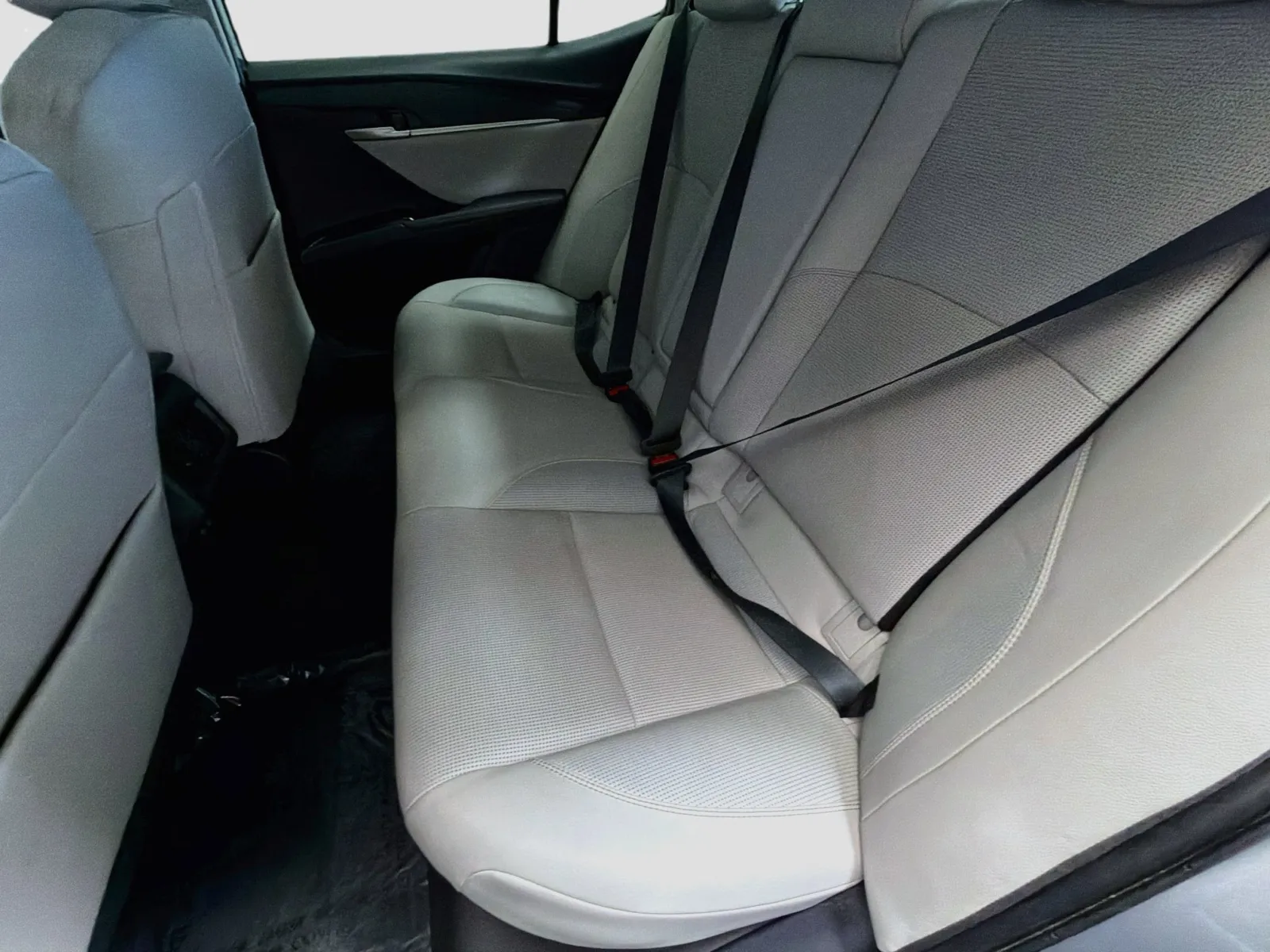 Toyota Camry photo 13