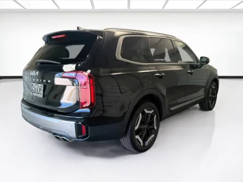 More photos of 2025 Kia Telluride S at STG Montclair, CA